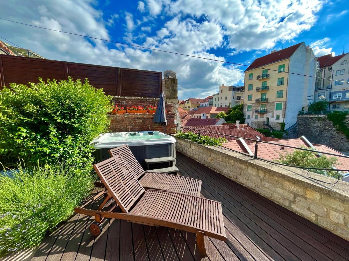 Terrace Apartman Premium Belvaros Jacuzzival Apartment Veszprem Exterior photo